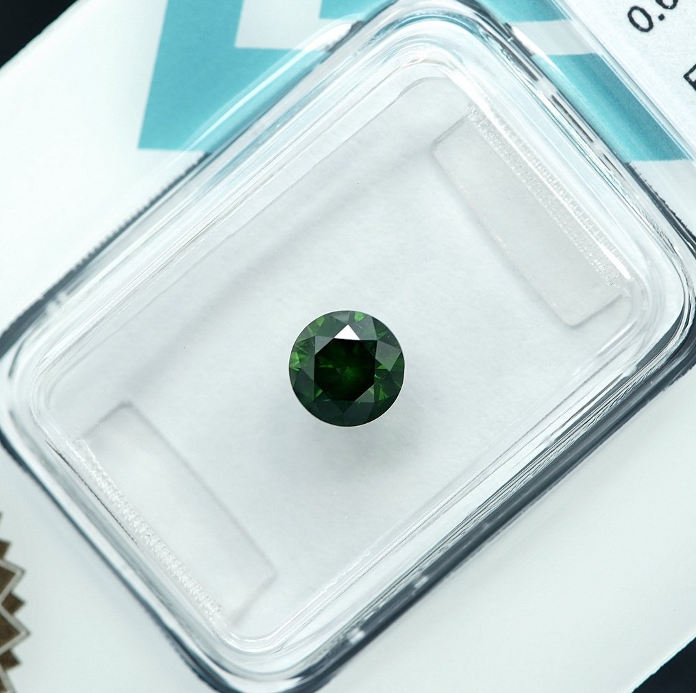 1 pcs Diamant  (Farbbehandelt)  - 0.61 ct - I1 - International Gemological Institute (IGI) #3.2