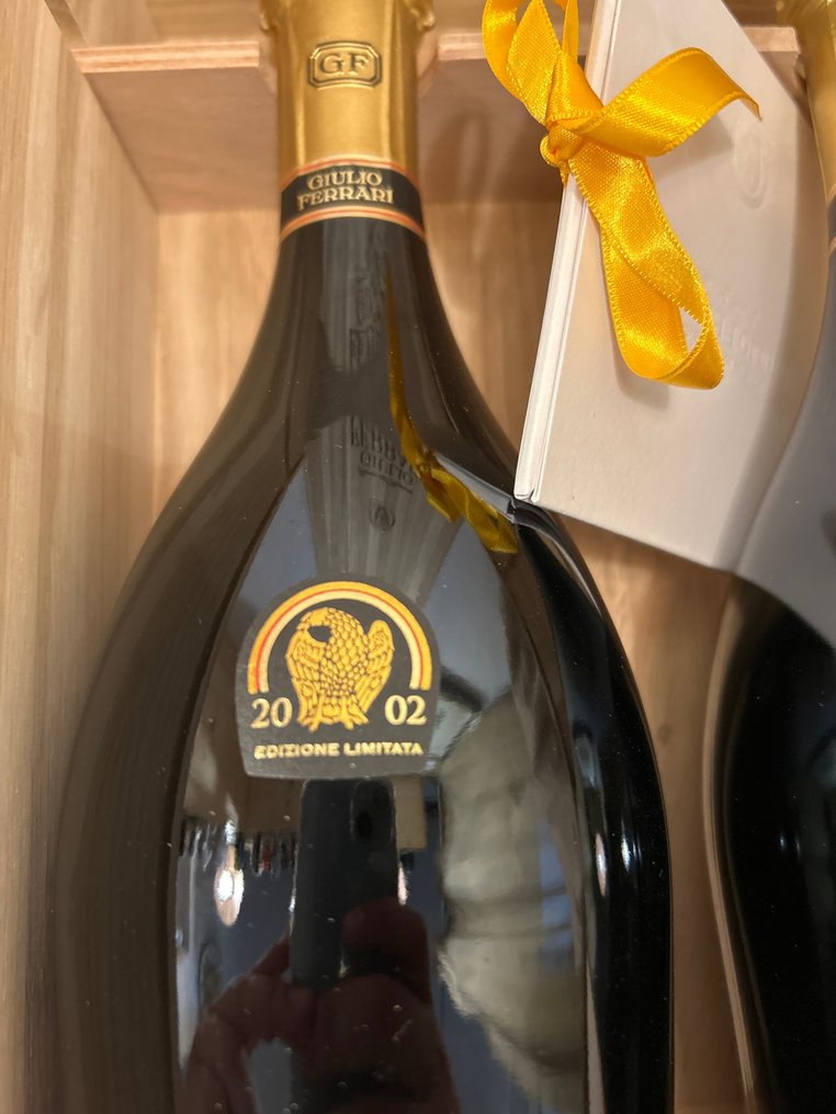 2002 Cantine Ferrari, Giulio Ferrari Riserva "Edizione Limitata" - 特伦托 Extra Brut - 2 Bottles (0.75L) #1.0