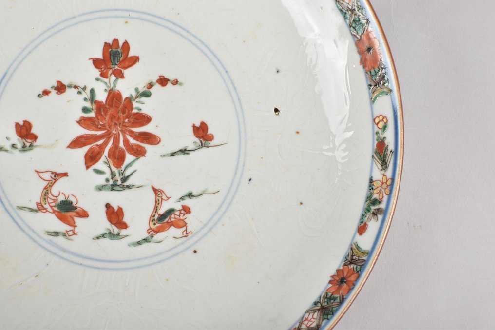 Plate - A CHINESE FAMILLE VERTE DISH WITH ANHUA DECORATION AND WITH MANDARIN DUCKS - Porcelain #4.3