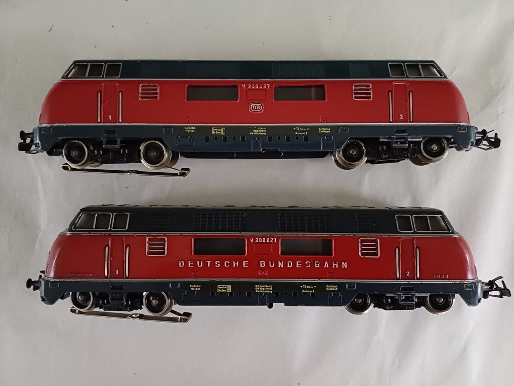 Märklin H0 - 3021-6/9 - Diesellokomotiv (2) - 2x V200 027 - DB #2.1