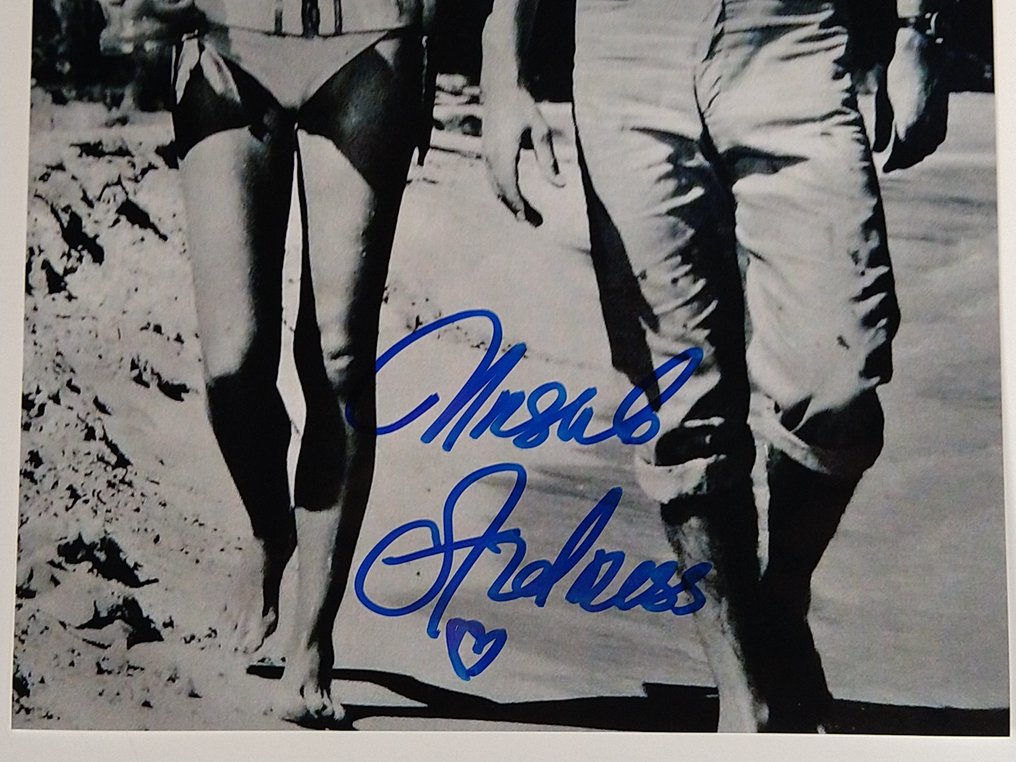 James Bond 007: Dr. No - Ursula Andress "Honey Ryder" - Signed photo with COA #1.3