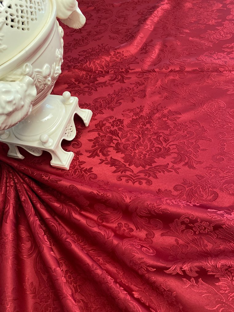 san Leucio - Large and valuable red damask tablecloth. - Tablecloth - 240 cm - 135 cm #3.2