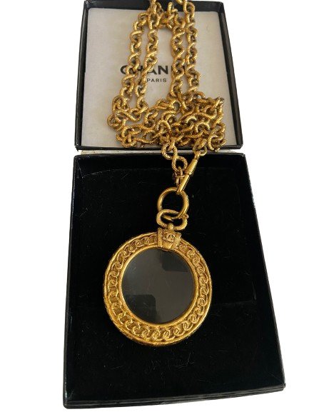 Chanel - Arannyal töltött - Függő #1.0