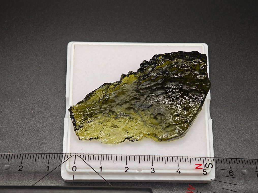 122,3 ct Grande Moldavite - Altezza: 13.2 mm - Larghezza: 35 mm- 24.46 g #1.1