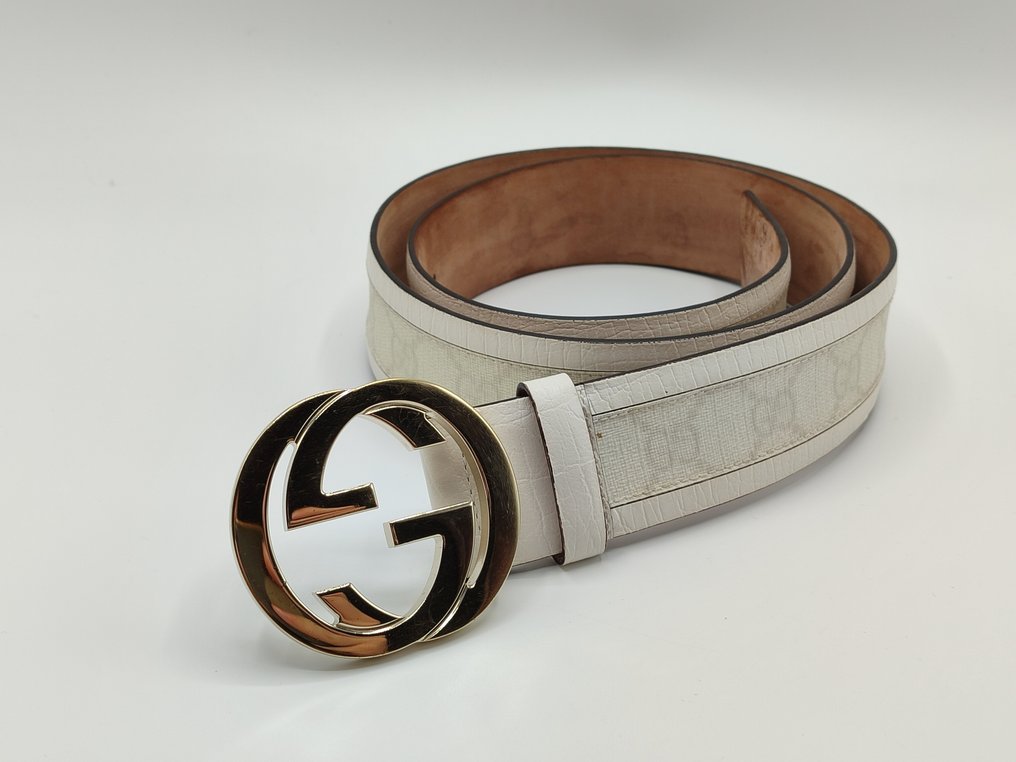 Gucci 142930 sales