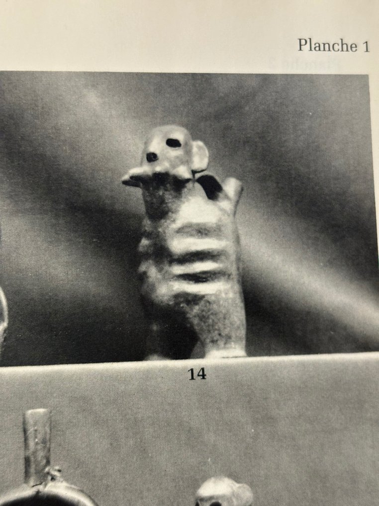 Vicus, Pérou Terre cuite Vase figuratif avec poignée. PUBLIÉ. 25 cm H. 500 av. J.-C. - 400 apr. J.-C. Licence d'exportation #4.3