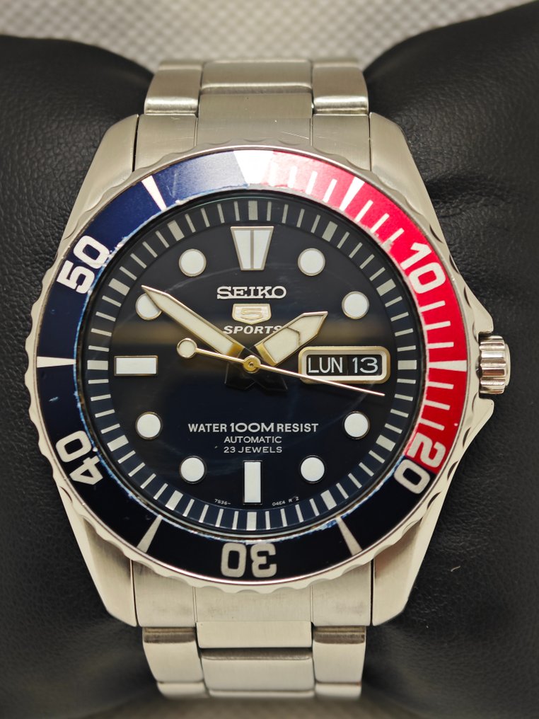 Seiko 5 Sports Pepsi Senza Prezzo di Riserva SNZF15K1 Uomo 2010 2020 Catawiki