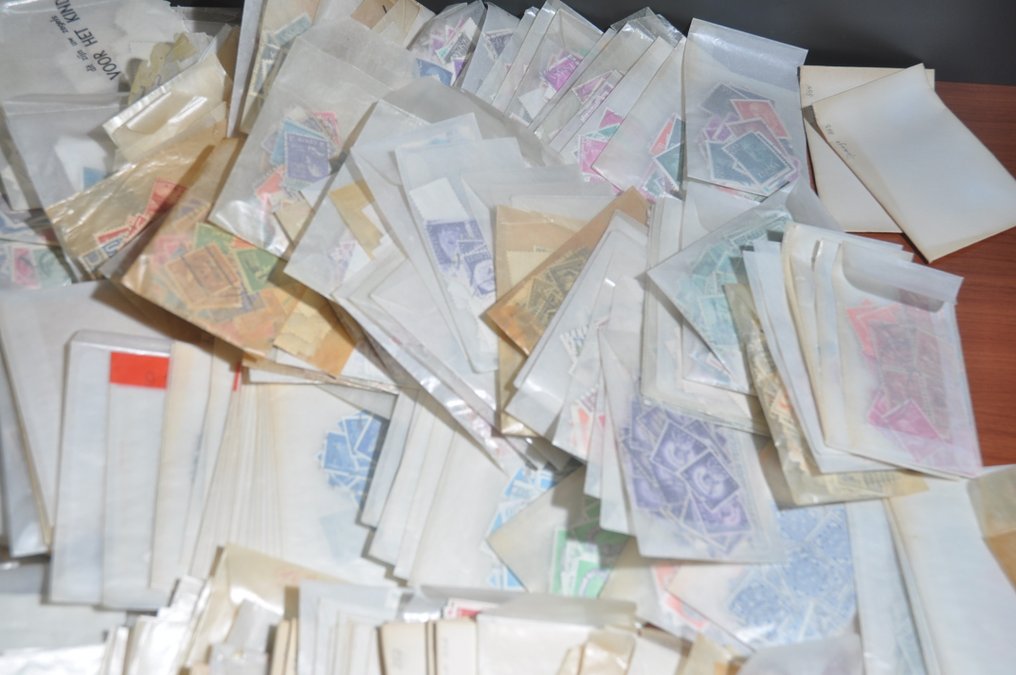 World Batch in 100s of bags including USA, Austria, Germany, Belgium