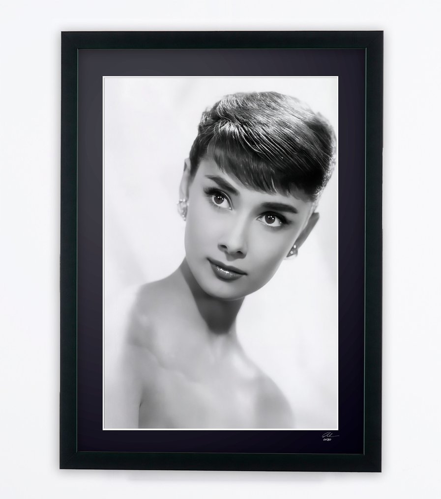 Audrey Hepburn -  1929 - Fine Art Photography - Luxury Wooden Framed 50X50 cm - Limited Edition Nr 01 of 30 - Serial ID 20551 - Original Certificate (COA), Hologram - 100% New. Shipping Reduction from 3 items #1.0