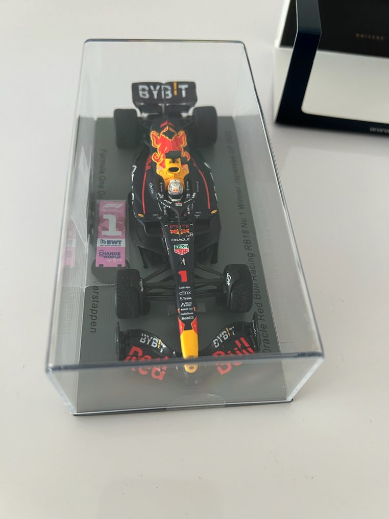 Spark 1:43 - Model samochodu - Racing Honda RB18 Max Verstappen World Champion 2022 - Japan #3.1