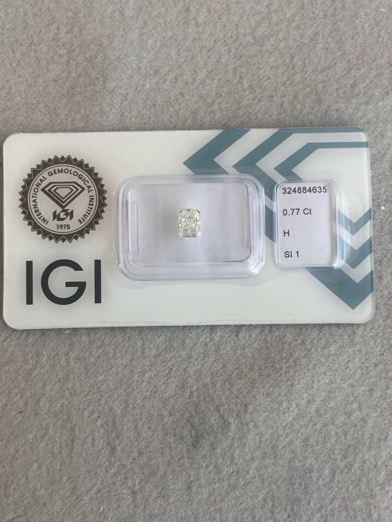 1 pcs Gyémánt  (Természetes)  - 0.77 ct - Radiant - H - SI1 - Nemzetközi Gemmológiai Intézet (IGI) #1.0