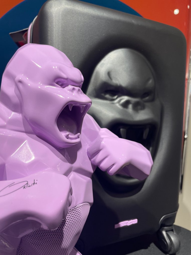 Richard Orlinski (1966) - Speaker Kong (parme) + valise Kongcase #1.0