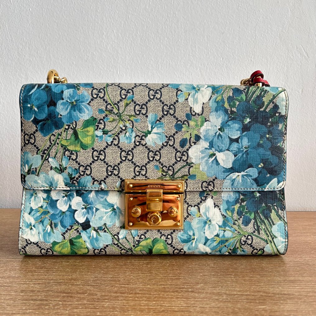 Gucci GG Supreme Monogram Blooms Medium Padlock Shoulder Bag Beige Blue Navy Hibiscus Red Handtasche auktion Catawiki