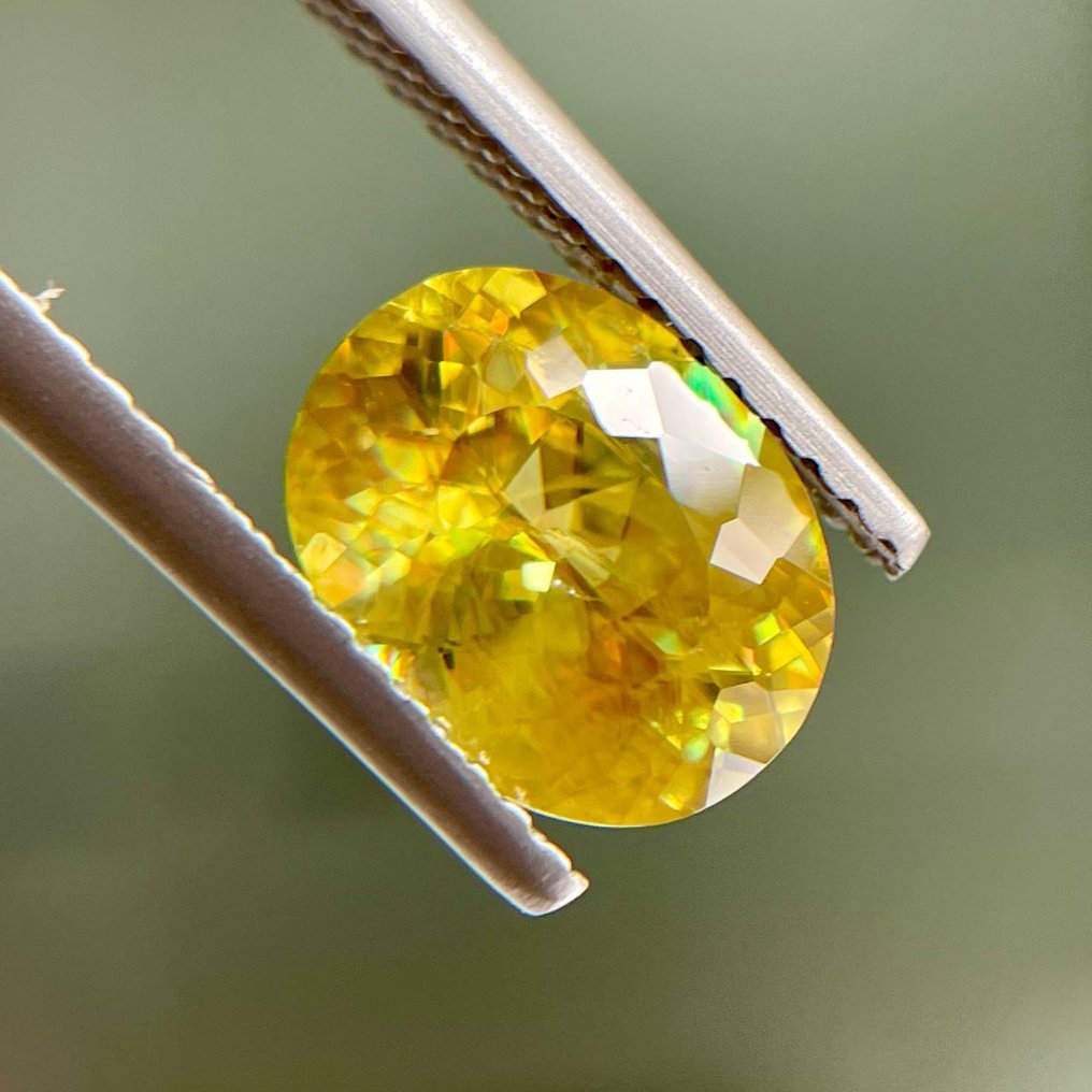 没有保留价 黄色, 绿色 榍石  - 1.91 ct - 国际宝石研究院（IGI） - IGI Certified #1.0