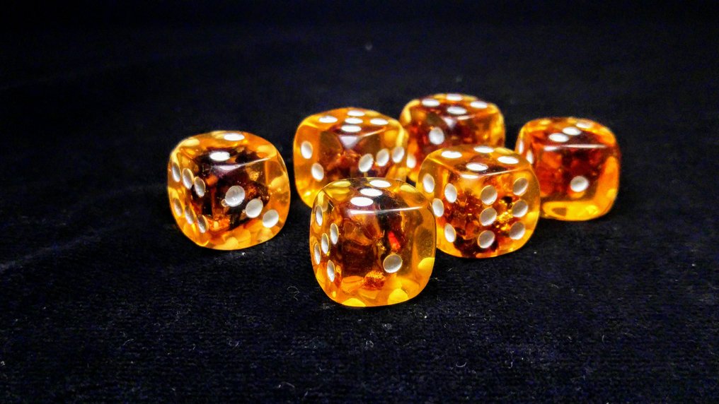Baltic Amber Dices - Amber - 17 mm - 17 mm (No Reserve Price) #1.0