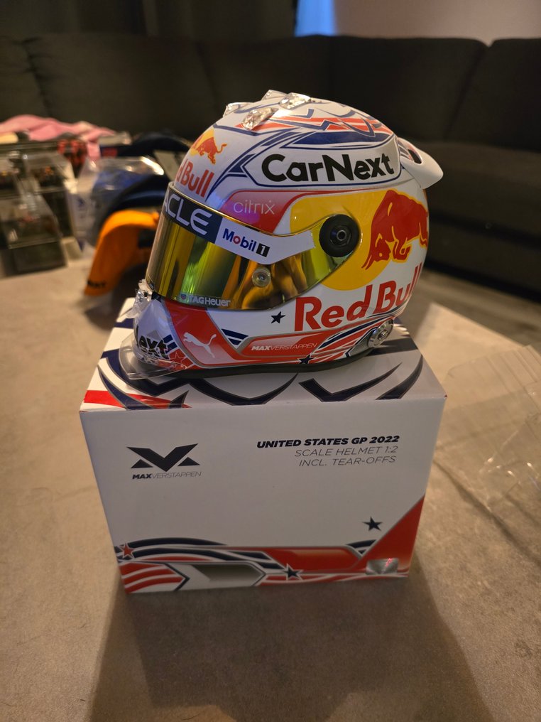 Schuberth 1:2 - Modellino di auto da corsa - Max Verstappen fanshop helm 1:2 Oostenrijk GP 2022 1e place #1.1