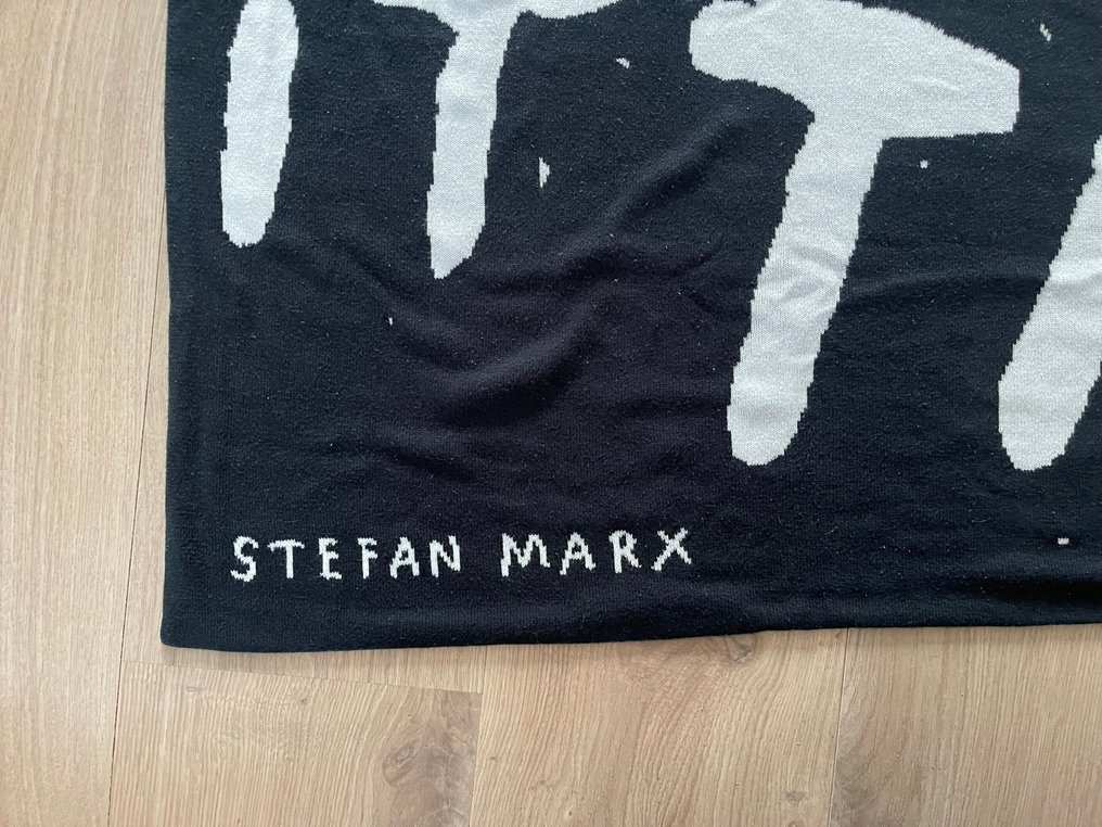IKEA - Stefan Marx - Blanket  - 130 cm - 160 cm - I wait here for you to throw. #3.2