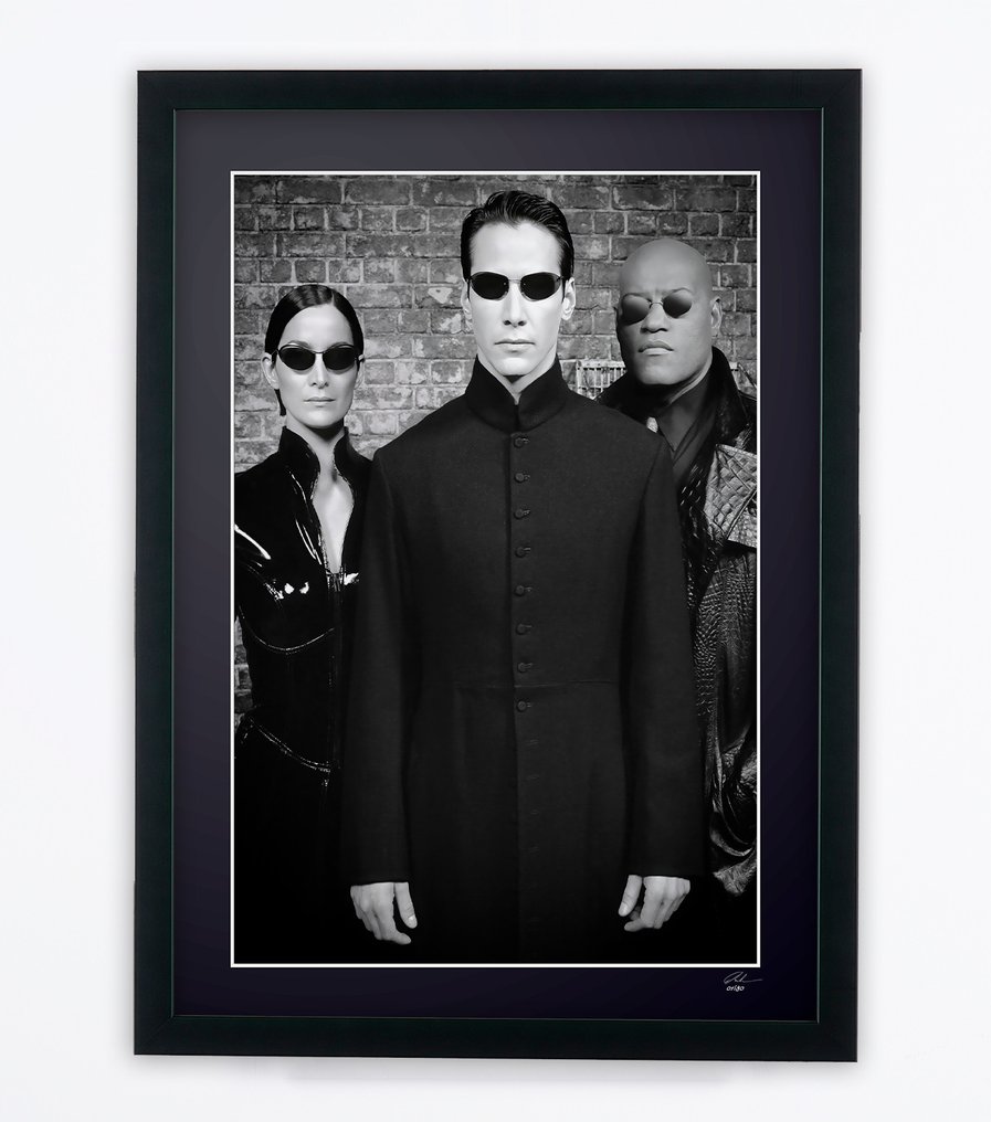The Matrix - Neo as Keanu Reeves, Trinity as Carrie-Anne Moss, and Morpheus Was Laurence Fishburne. - Fine Art Photography - Luxury Wooden Framed 70X50 cm - Limited Edition Nr 01 of 30 - Serial ID 17150 - Original Certificate (COA), Hologram - 100% New. Shipping Reduction from 3 items #3.2