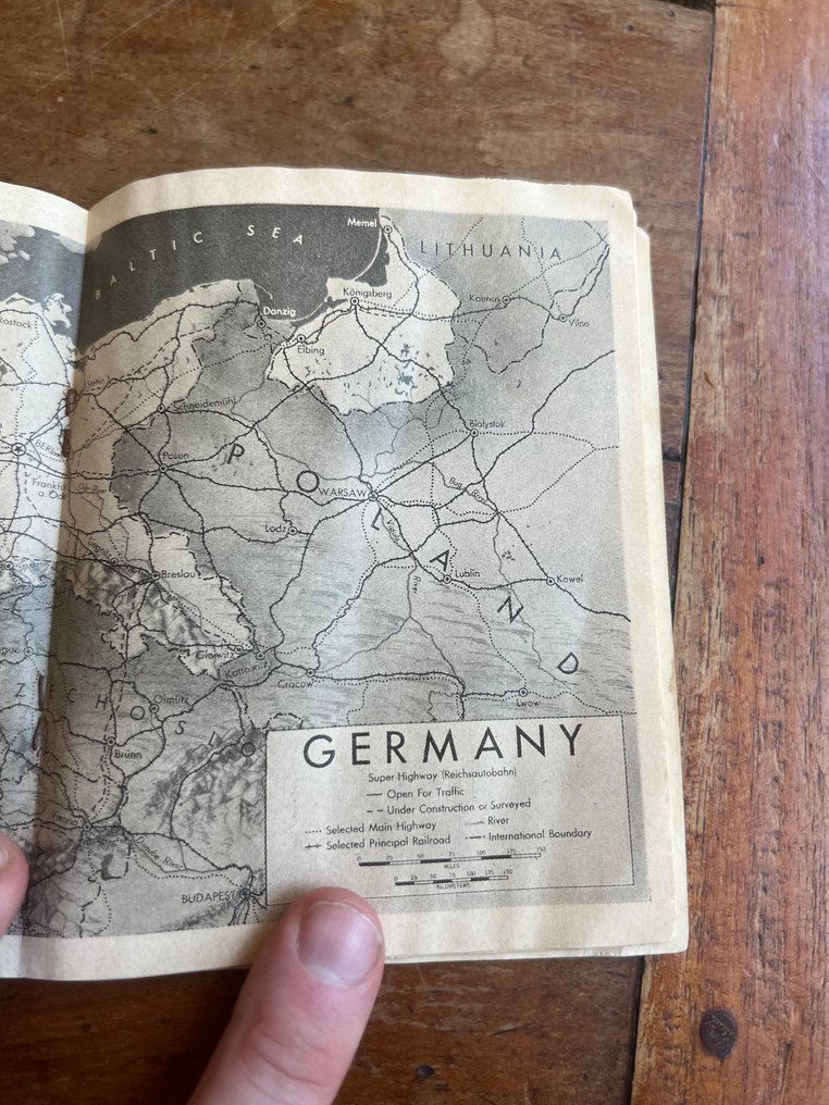 Verenigde Staten van Amerika - Official US Army Soldier's Pocket Guide Germany - Hürtgen - Rhine - Ardennes - Published in December 1944 prior to invasion of German territory - 1944 #2.3