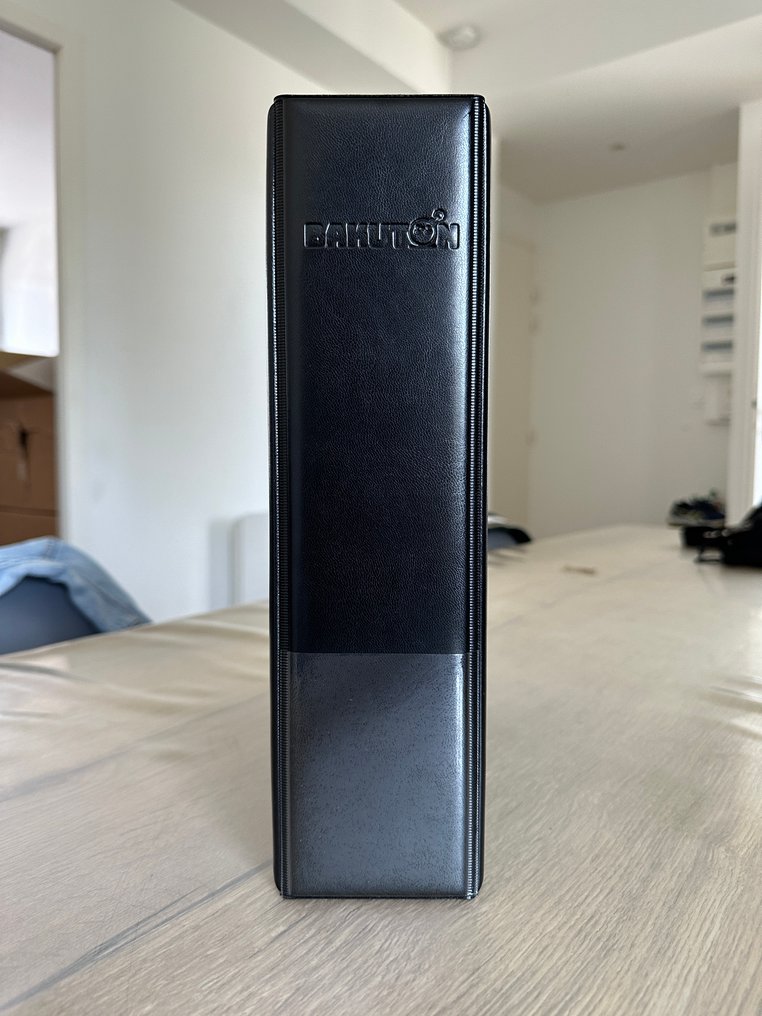 法国  - 3个‘Bakuton’相册套装及3x100张塑料卡片袋，用于存放卡片（宝可梦、海贼王等）。 #3.2