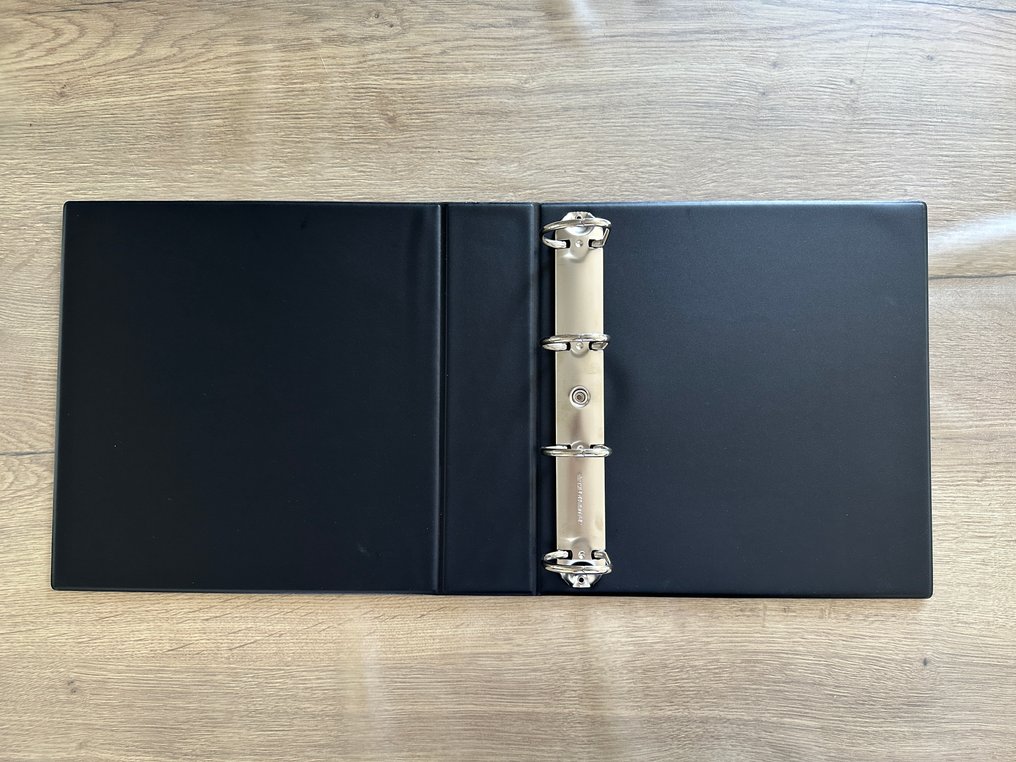 法国  - 3个‘Bakuton’相册套装及3x100张塑料卡片袋，用于存放卡片（宝可梦、海贼王等）。 #4.3