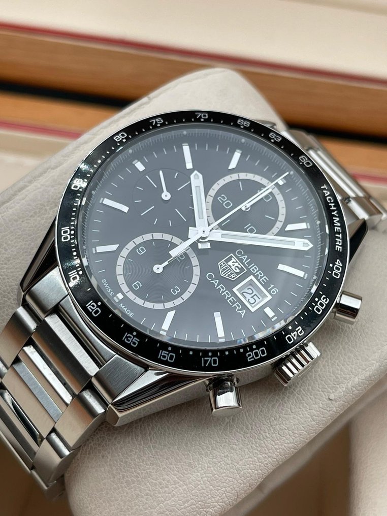 Tag heuer carrera bluffant juan manuel fangio