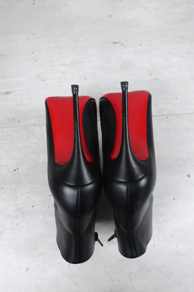 Christian Louboutin - Stiefeletten - Größe: Shoes / EU 38.5 #2.2