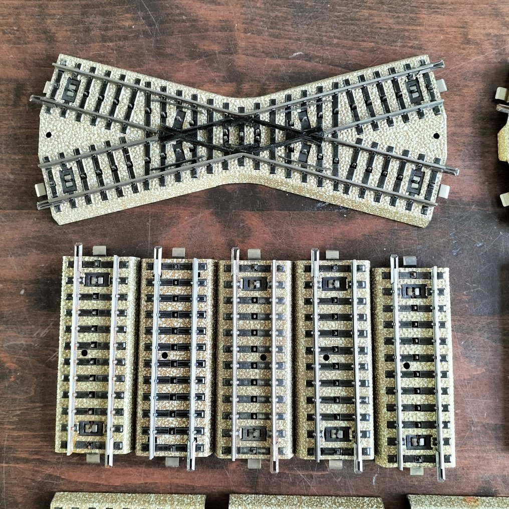 Märklin H0 - 5106 5112 5101 52102 5201 5205 5107 5129 5108 5109 5110 7190 - Model train tracks (101) - M-rails, adapters, and more #1.0