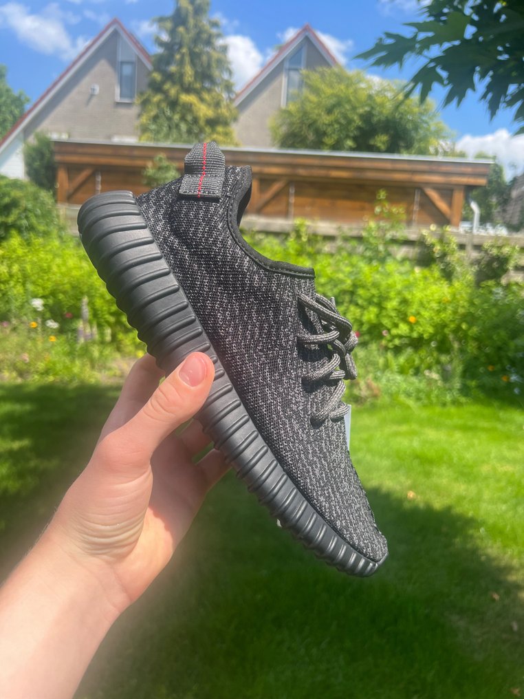Yeezy online shop europe best sale