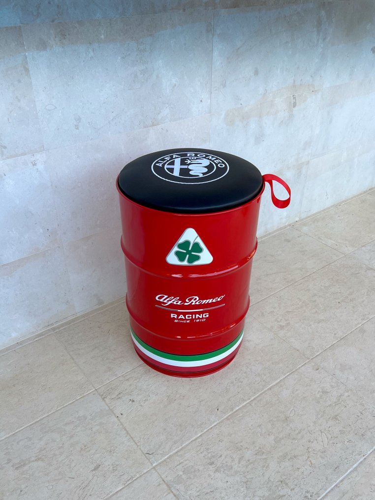 阿尔法·罗密欧主题桶椅 - PK Werks #3.2