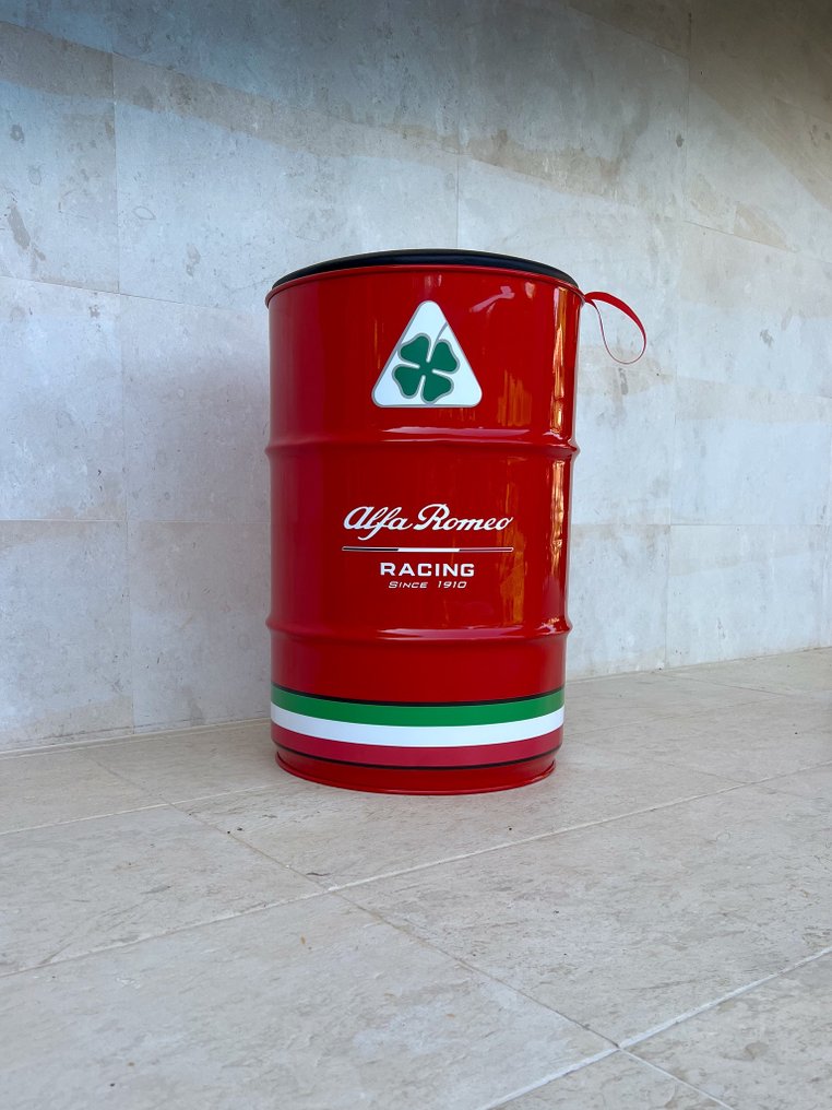 阿尔法·罗密欧主题桶椅 - PK Werks #1.0