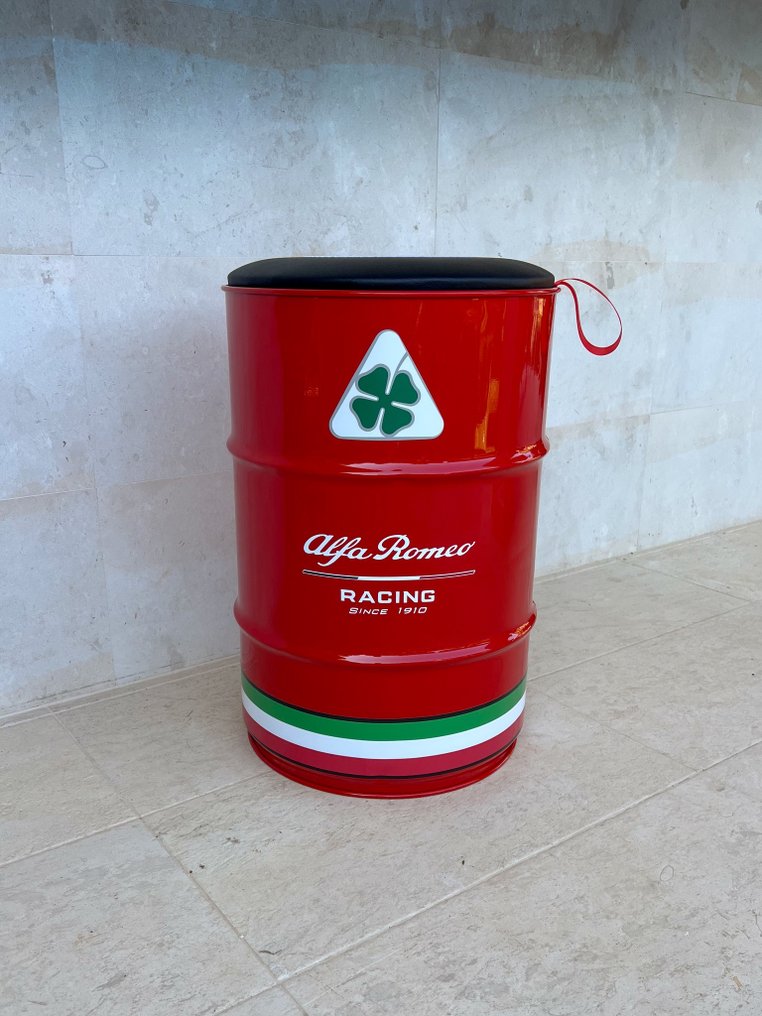 阿尔法·罗密欧主题桶椅 - PK Werks #2.1