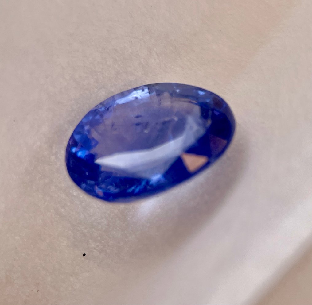 1 pcs  Albastru Safir  - 5.07 ct - GIA (Institutul gemologic din SUA) - Safir certificat GIA #1.2