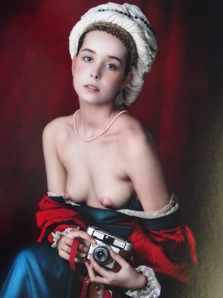 Mariano Vargas - Dama with Camera #1.0