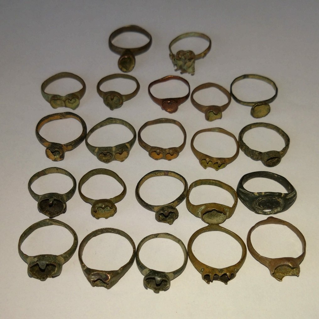 Medievale Bronzo Anello 25 anelli Catawiki