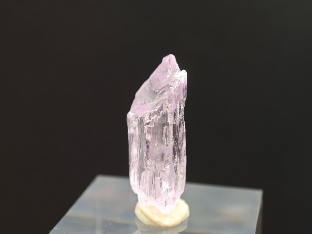 23,9 ct Stark Pinker Kunzit Kristall in Schmuckqualität!- 4.79 g #2.2