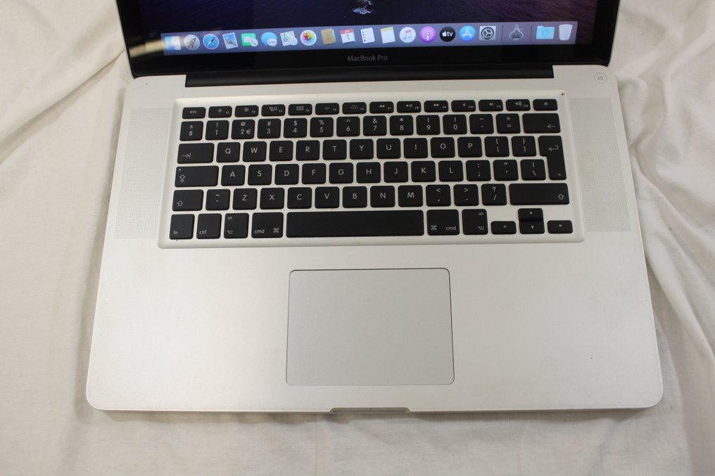 Apple MacBook Pro 15 - Quadcore i7 2.4Ghz CPU, 16GB RAM, 512GB SSD - iMac - macOS Catalina - med laddare #2.2