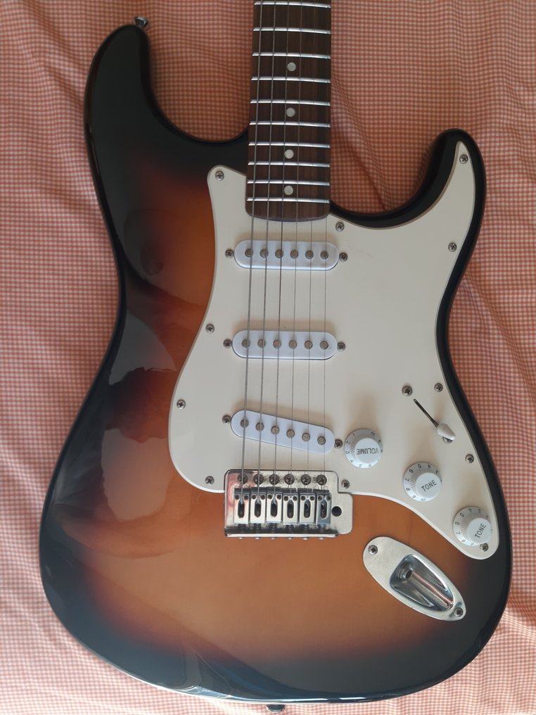 Squier - Bullet Strat -  - Chitarra elettrica - 2007  (Senza Prezzo di Riserva) #1.1