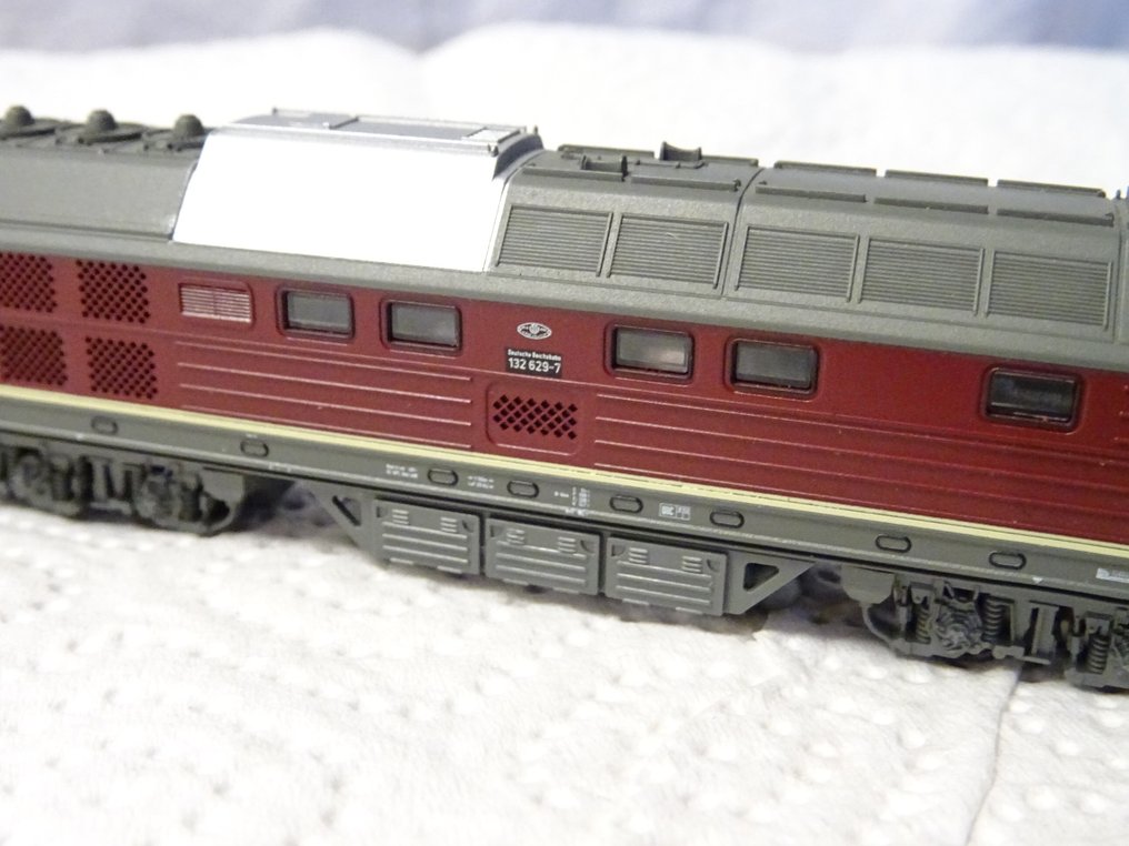 Trix N - 12845 - Diesellocomotief (1) - BR 132 "Ludmilla", aflevering III - DB #2.2