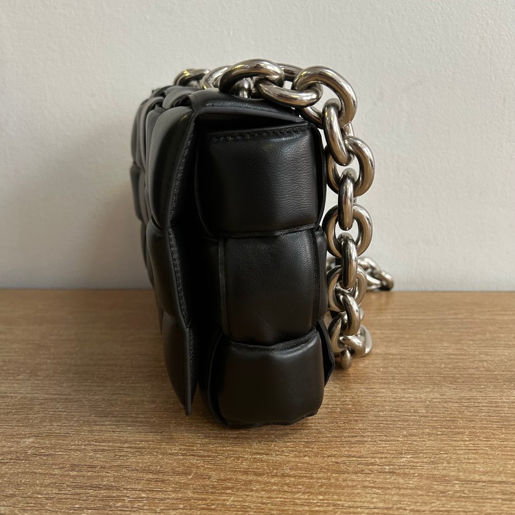 Bottega Veneta Maxi Intreccio Padded Chain Cassette Crossbody Bag Crossbody bag Catawiki