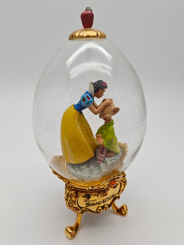 Snow White & The Seven Dwarfs Franklin Mint Disney's Snow White Collector Egg #1.1