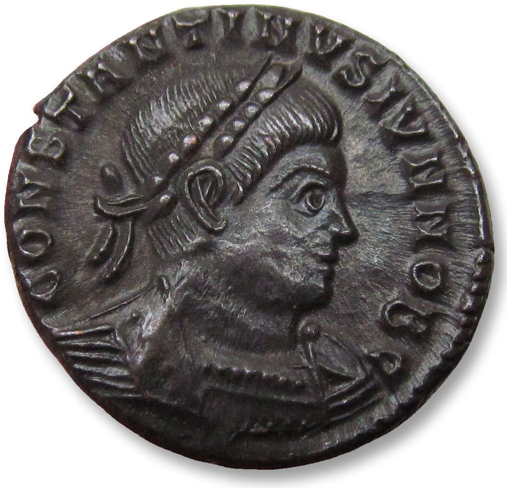 Ρωμαϊκή Αυτοκρατορία. Constantine II as Caesar. Follis Lugdunum (Lyon) mint 330-332 A.D. - mintmark ⁕PLG - GLORIA EXERCITVS -  (χωρίς τιμή ασφαλείας) #1.0