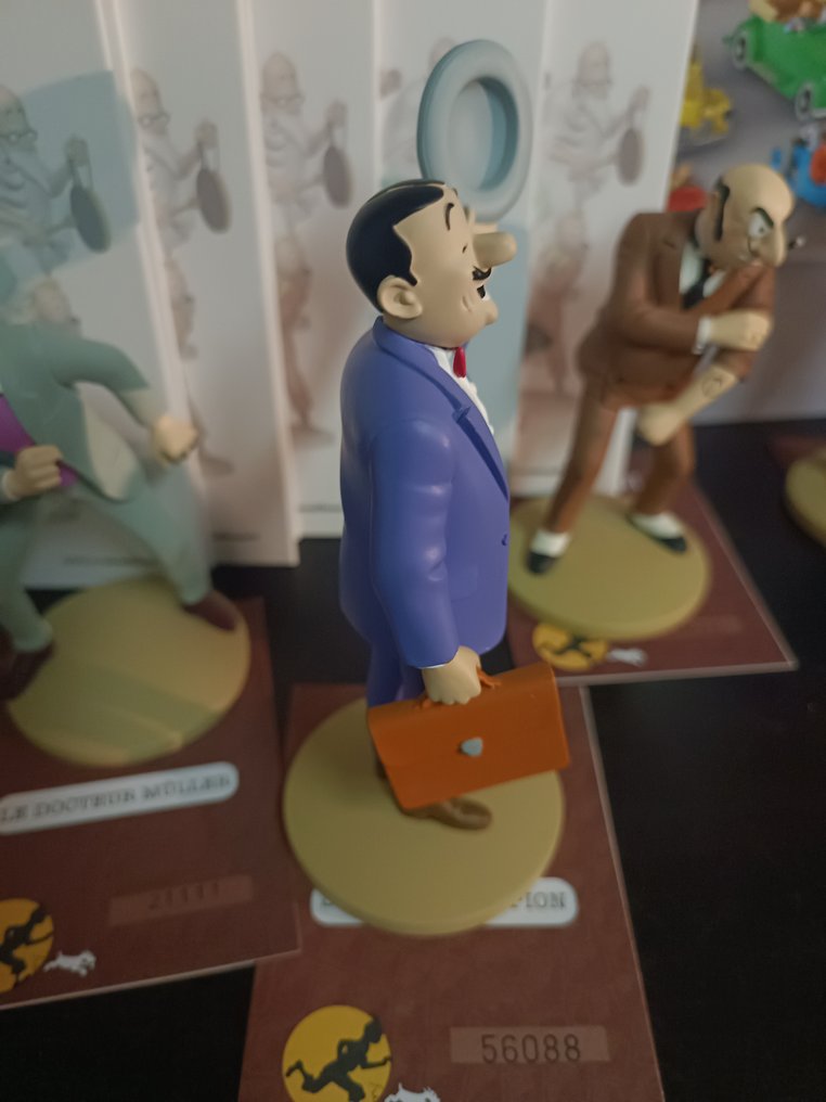 Moulinsart - Tintin - Ensemble de 6 figurines + livret et passeports - La collection officielle #3.2