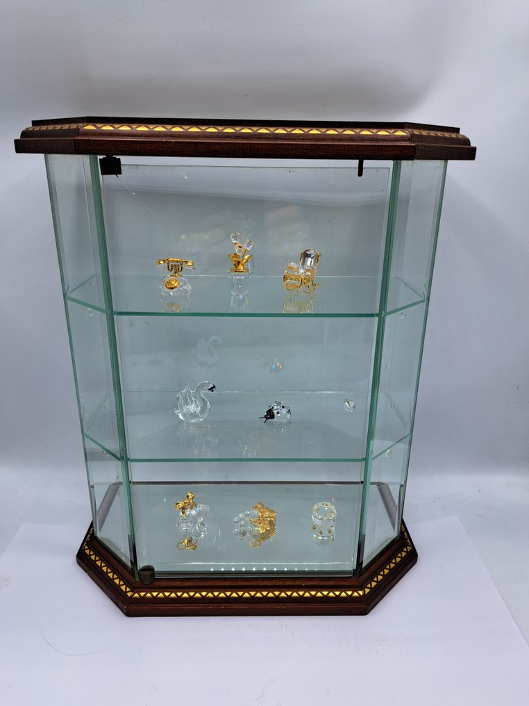Display cabinet 9 Crystal Glass 6 Swarovski plus Display Case Catawiki