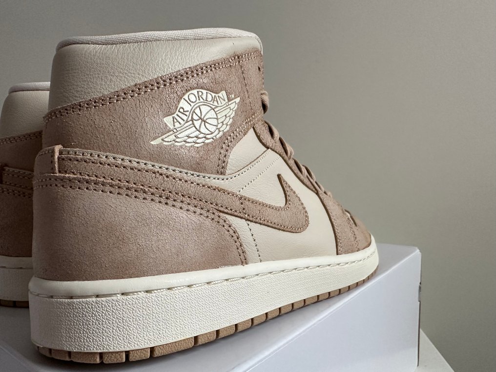 jordan mid 1 44