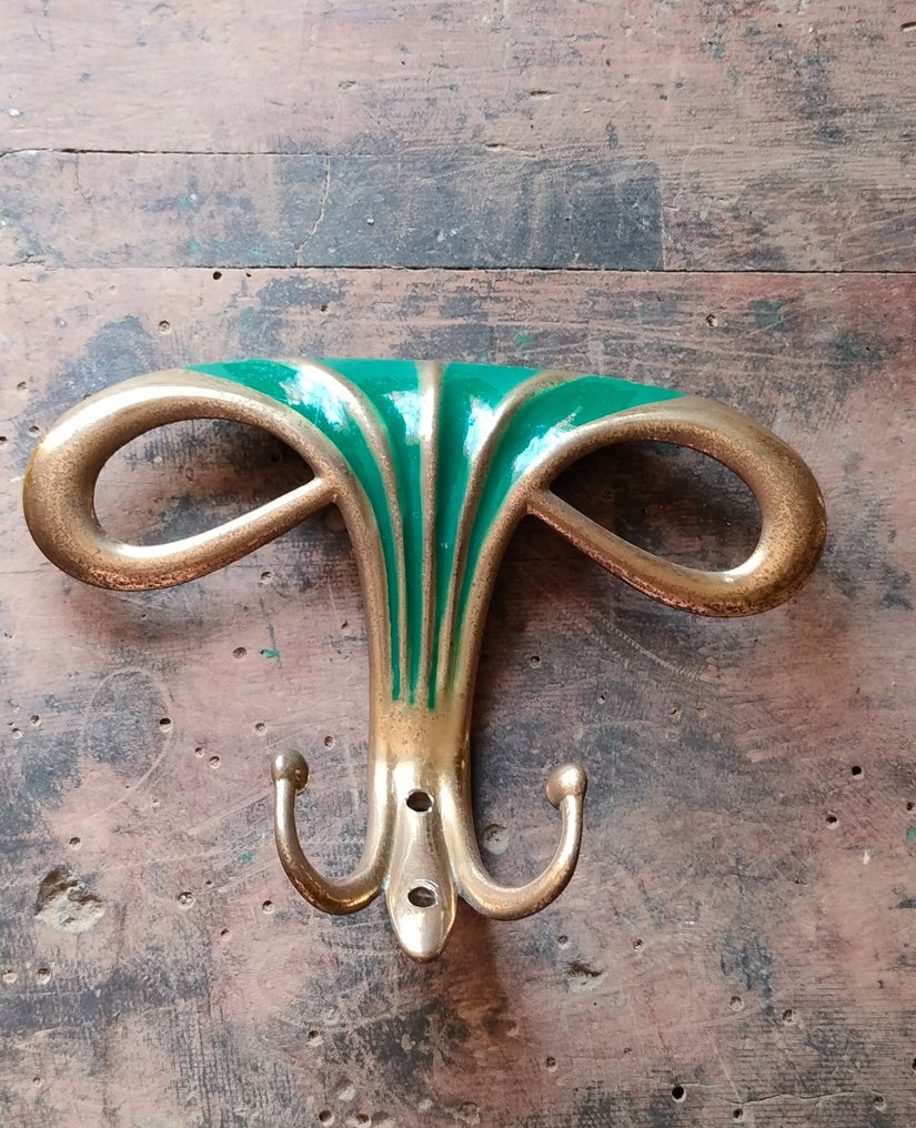 Enamel coat hooks 2025