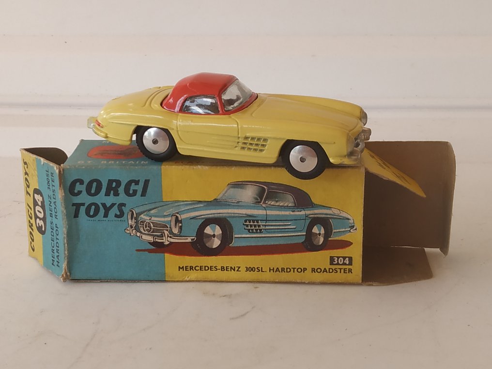 Corgi - Modelbil  (2) - First Original Issue First Series Absolute Mint Two-Tones Canary Mercedes-Benz 300 S.L. Hardtop - No.304 - I original første serie æske - 1958 #1.0