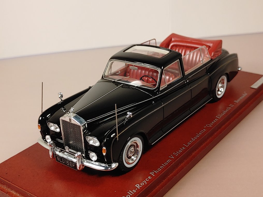 TrueScale Miniatures 1 43 Model convertible car Rolls Royce Phantom V State Landaulette Queen Elizabeth II Bermuda 1967 Sold out auction online Catawiki