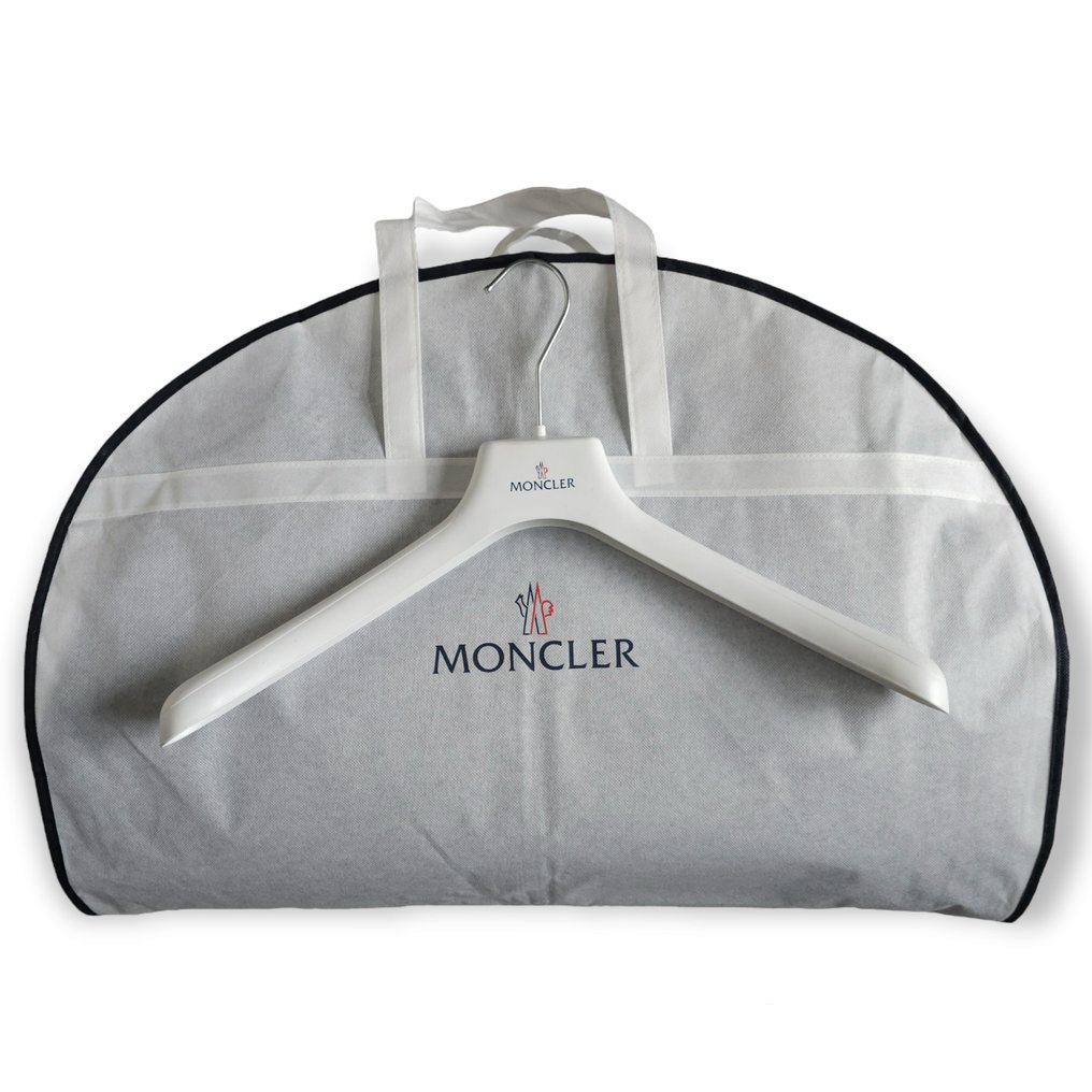 Moncler Down jacket Catawiki
