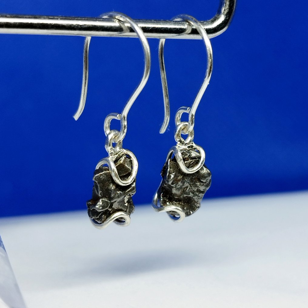 ORECCHINI IN ARGENTO CON METEORITE. Fatti a mano. CAMPO DEL CIELO (Argentina, 4.500 anni). - 4 g #1.0